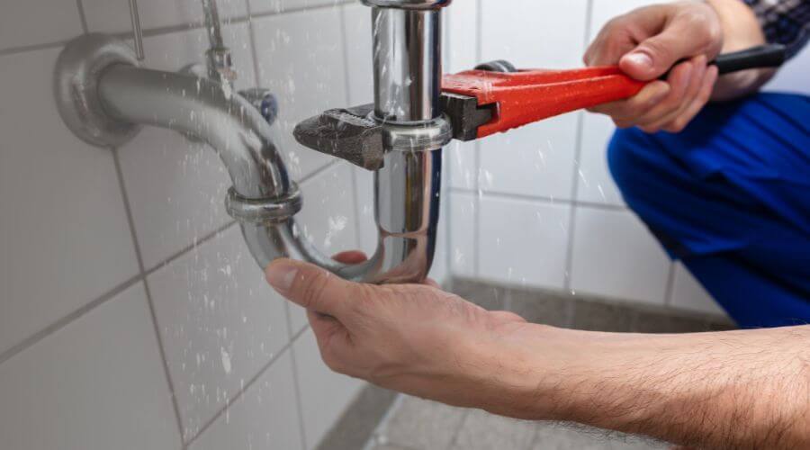Professional emergency plumbing in Leopolis, WI
